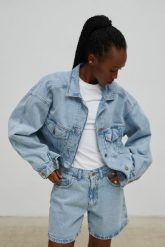 Kurtka jeansowa w kolorze CLASSIC BLUE - RUBI-M/L. Niebieskie kurtki Marsala, l, bez wzorów, z denimu, eleganckie, bez kaptura. Za 529.90 zł.