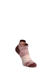 Skarpety trekkingowe damskie Ortovox Alpine Light Low Socks. Czerwone skarpetki ORTOVOX, bez wzorów, z materiału. Za 98.99 zł.