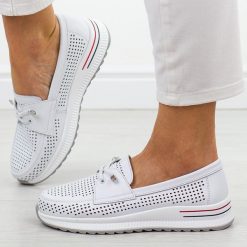 Białe ażurowe skórzane półbuty damskie Cambell 07302. Białe półbuty wsuwane Cambell, na jesień, w ażurowe wzory, z jeansu, biznesowe, bez obcasa, na płaskiej podeszwie. Za 219.00 zł.