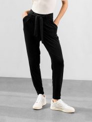 Les Lunes Spodnie "Jade" w kolorze czarnym rozmiar: M. Czarne spodnie materiałowe Les Lunes, bez wzorów, z materiału, z podwyższonym stanem. Za 217.99 zł.