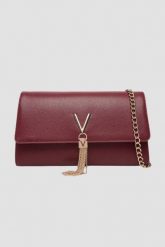 VALENTINO Bordowa kopertówka Pochette. Czerwone kopertówki Valentino by Mario Valentino, bez wzorów, eleganckie, bez dodatków. W wyprzedaży za 188.99 zł.