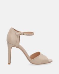 SANDAŁY DAMSKIE W KOLORZE BEŻOWYM 8960 652 P BEIGE. Brązowe sandały Venezia, bez wzorów, ze skóry, bez obcasa, bez zapięcia. Za 359.00 zł.