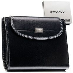Mały, skórzany portfel damski w czarnym kolorze zamykany zatrzaskiem - Rovicky. Czarne portfele ROVICKY, bez wzorów, ze skóry. Za 89.99 zł.