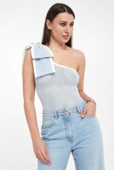 Body z dzianiny ELISABETTA FRANCHI. Body i gorsety Elisabetta Franchi, bez wzorów, z dzianiny, bez ramiączek. W wyprzedaży za 1,719.20 zł.