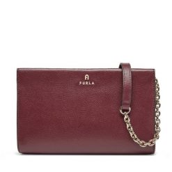 Torebka Furla. Czerwone kopertówki Furla, bez wzorów, wizytowe, bez dodatków. Za 939.99 zł.