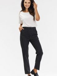 Spodnie Damskie Model A678 Black - awama. Czarne chinosy Awama, l, bez wzorów, z tkaniny, eleganckie. Za 343.20 zł.