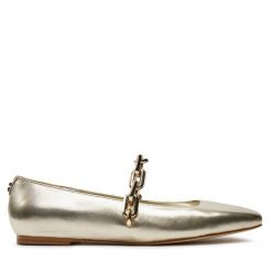 Baleriny Guess. Żółte baleriny Guess, z aplikacjami, bez obcasa, bez zapięcia. Za 379.99 zł.