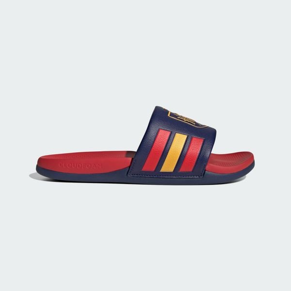 Klapki Adilette Comfort 2.0 Hiszpania. Czerwone klapki adidas, bez wzorów, z materiału, eleganckie, bez obcasa, bez zapięcia. Za 219.00 zł.