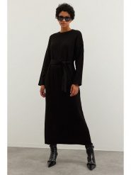 Trendyol Sukienka w kolorze czarnym rozmiar: XL. Czarne sukienki Trendyol, na co dzień, xl, bez wzorów, prążkowane, bez kołnierzyka, bez ramiączek, maxi, proste. Za 92.42 zł.
