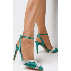 Zielone Sandały Elyot. Zielone sandały Born2be, z aplikacjami, z satyny, eleganckie, bez obcasa, na obcasie, bez zapięcia. W wyprzedaży za 134.99 zł.