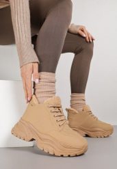 Jasnobrązowe Traperki Sneakersy Vices na Grubej Tłoczonej Platformie Typu Traperki Narrise. Brązowe traperki Born2be, bez wzorów, z jeansu, bez obcasa, bez zapięcia. Za 99.99 zł.