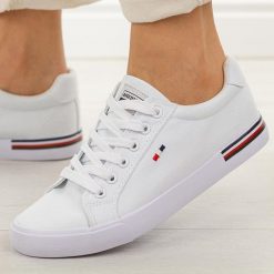 Białe trampki damskie American Club Lh115. Białe trampki American CLUB, bez wzorów, z jeansu, biznesowe, bez zapięcia. Za 99.00 zł.