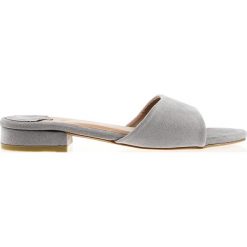 Szare klapki (38). Szare klapki Seastar, bez wzorów, z zamszu, bez obcasa, bez zapięcia. Za 45.00 zł.