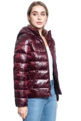 KURTKA DAMSKA WRANGLER SHORT PUFFER TAWNY PORT W4N1V0X7O. Brązowe kurtki Wrangler, na zimę, xs, bez wzorów, z puchu, bez kaptura. Za 209.99 zł.