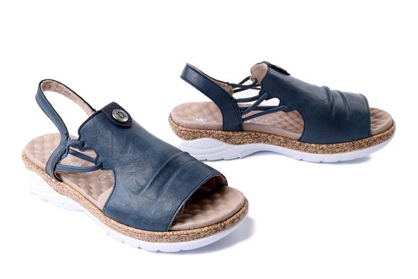 RIEKER V2272-14 blue, sandały damskie. Niebieskie sandały Rieker, bez wzorów, bez obcasa, bez zapięcia. Za 209.94 zł.