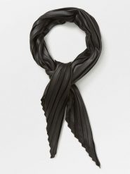 Becksöndergaard Chusta "Laz Plea" w kolorze czarnym - 70 x 70 cm rozmiar: onesize. Czarne chusty Becksöndergaard, bez wzorów, z materiału. Za 86.99 zł.