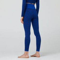 Legginsy prążkowane - Niebieski. Niebieskie legginsy Sinsay, bez wzorów, prążkowane. W wyprzedaży za 39.99 zł.
