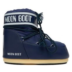 Śniegowce Moon Boot. Niebieskie śniegowce Moon Boot, bez wzorów, bez zapięcia. Za 759.99 zł.