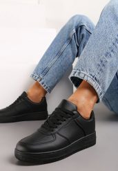 Czarne Sneakersy ze Ekoskóry ze Sznurowaniem i Przeszyciami Borsana. Czarne buty sportowe lifestyle Renee, bez wzorów, sportowe, bez zapięcia. W wyprzedaży za 63.99 zł.