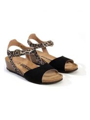 BACKSUN Sandały "Alto" w kolorze czarnym na koturnie rozmiar: 40. Czarne sandały Backsun, bez wzorów, z otwartym noskiem, bez obcasa, na koturnie, bez zapięcia. Za 173.99 zł.