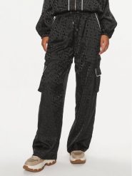Liu Jo Spodnie materiałowe TA4078 TS788 Czarny Regular Fit. Czarne spodnie materiałowe Liu Jo, bez wzorów, z materiału. Za 319.99 zł.