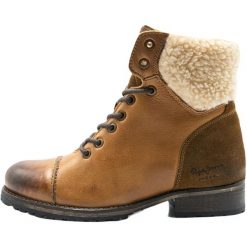 Buty damskie Pepe Jeans Melting Warm. Brązowe trekkingi Pepe Jeans, bez wzorów, z jeansu, bez zapięcia, trekkingowe. Za 590.00 zł.