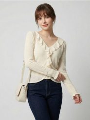 Bluzka z długim rękawem i ozdobną falbaną - kremowy. Białe bluzki Sinsay, l, bez wzorów, bez kołnierzyka, bez ramiączek. Za 29.99 zł.