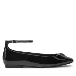 Baleriny Guess. Czarne baleriny Guess, z aplikacjami, bez obcasa, bez zapięcia. Za 279.99 zł.