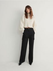 Sweter z golfem - kremowy. Białe swetry Reserved, l, bez wzorów, z dzianiny, bez ramiączek. W wyprzedaży za 89.99 zł.