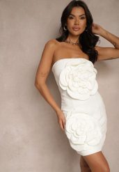 Biała Sukienka Typu Bandeau z Kwiatami 3D Desilina. Białe sukienki Renee, na imprezę, s, z aplikacjami, bez kołnierzyka, bez ramiączek, mini. W wyprzedaży za 91.99 zł.