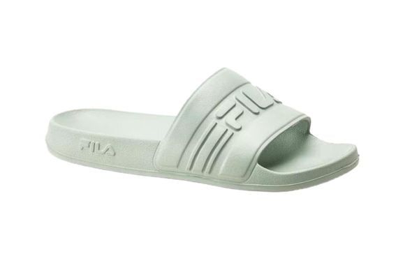 Klapki basenowe damskie Fila Jetspeed. Zielone klapki Fila, bez wzorów, z materiału, bez obcasa, bez zapięcia. Za 62.49 zł.