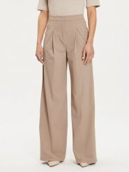 Max Mara Leisure Spodnie materiałowe Bonn 2426786017 Beżowy Relaxed Fit. Brązowe spodnie materiałowe Max Mara Leisure, bez wzorów, z materiału. Za 389.99 zł.