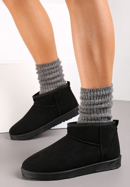 Czarne Śniegowce Krótkie z Ekozamszu Nelfi. Czarne śniegowce Renee, bez wzorów, przed kostkę, bez zapięcia. Za 89.99 zł.