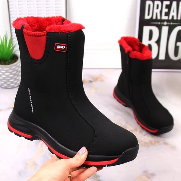 Czarne śniegowce wodoodporne DK SoftShell 15101. Czarne śniegowce DK, bez wzorów, z materiału, bez zapięcia. Za 142.99 zł.