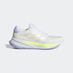 Buty do biegania damskie ADIDAS Supernova Ease. Białe buty do biegania adidas, bez wzorów, bez zapięcia, do biegania. W wyprzedaży za 299.99 zł.