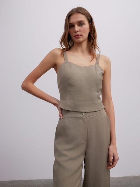 BGN Top w kolorze khaki rozmiar: 36. Brązowe topy BGN, bez wzorów, bez kołnierzyka, bez ramiączek. Za 52.30 zł.