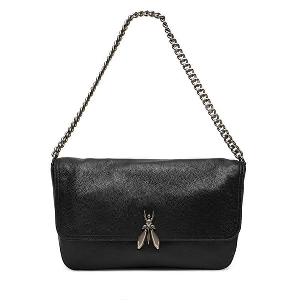 Torebka Patrizia Pepe. Czarne torebki klasyczne Patrizia Pepe, bez wzorów, klasyczne, bez dodatków. Za 1,069.00 zł.