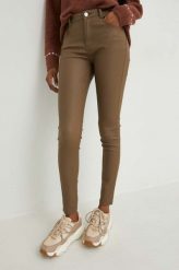 Answear Lab spodnie damskie kolor brązowy dopasowane medium waist. Brązowe spodnie materiałowe Answear Lab, bez wzorów, z materiału. W wyprzedaży za 129.99 zł.