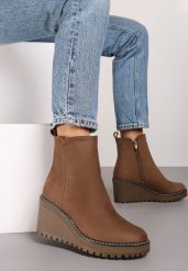Beżowe Casualowe Botki na Koturnie z Lekkim Ociepleniem Tarlitha. Brązowe botki Renee, bez wzorów, z jeansu, eleganckie, bez obcasa, na koturnie, bez zapięcia. W wyprzedaży za 97.99 zł.
