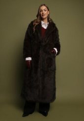 Brązowy Długi Płaszcz Futrzany z Kołnierzem Banisse. Brązowe płaszcze Born2be, l, bez wzorów, z futra, eleganckie, bez kaptura. Za 349.99 zł.
