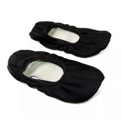 Buty do gimnastyki Aktivsport. Czarne buty treningowe AKTIVSPORT, bez wzorów, ze skóry, bez zapięcia, na jogę i pilates. Za 27.74 zł.