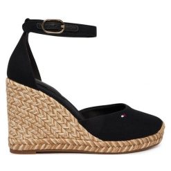 Espadryle Tommy Hilfiger. Czarne espadryle Tommy Hilfiger, bez wzorów, bez obcasa. Za 409.99 zł.