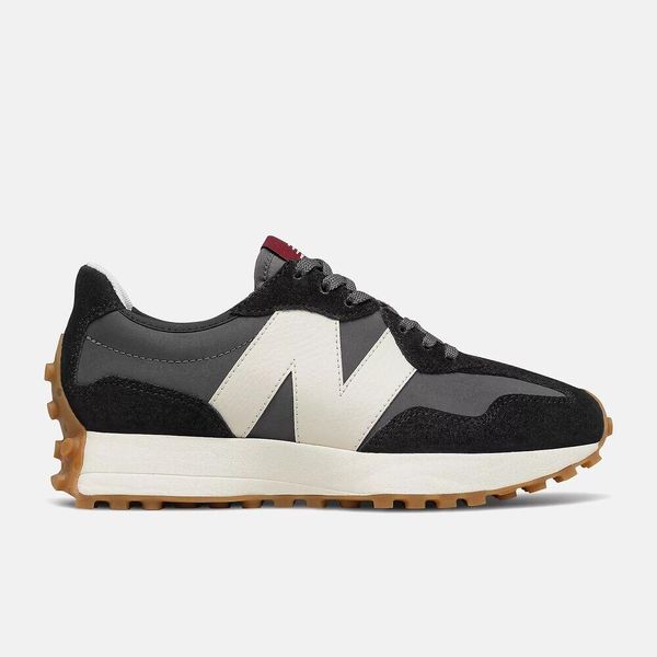 Buty New Balance 327 Czarne. Czarne buty do biegania New Balance, bez wzorów, z gumy, bez zapięcia, do biegania. Za 459.00 zł.