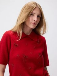 Sweter z aplikacjami - czerwony. Czerwone swetry Reserved, l, z aplikacjami, z dzianiny, bez ramiączek. Za 129.99 zł.