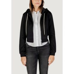 Bluza Kobieta GUESS ACTIVE 3D PEONY ZIPPER HOODIE JACKET. Czarne bluzy z kapturem Guess Active, z aplikacjami, z tkaniny, bez kaptura. W wyprzedaży za 340.80 zł.