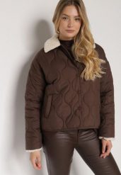 Brązowa Koszulowa Kurtka Pikowana z Futerkowym Kołnierzem Seruna. Brązowe kurtki Born2be, l, bez wzorów, z dzianiny, klasyczne, bez kaptura. Za 159.99 zł.