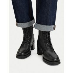Botki G-Star. Czarne botki G-Star, bez wzorów, retro, bez obcasa, na słupku, bez zapięcia. Za 399.99 zł.