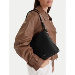 Torebka JENNY. Czarne torebki klasyczne Jenny, bez wzorów, klasyczne, bez dodatków. Za 129.99 zł.