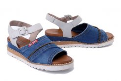 ARTIKER RELAKS 54C0217 jasnoszary, sandały damskie. Niebieskie sandały Artiker Relaks, bez wzorów, z gumy, bez obcasa, na koturnie, bez zapięcia. Za 289.90 zł.