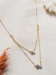 Lodie Silver Pozłacany naszyjnik z cyrkoniami - dł. 50 cm rozmiar: onesize. Szare naszyjniki Lodie Silver, z materiału, z cyrkonią, metalowe. Za 73.99 zł.